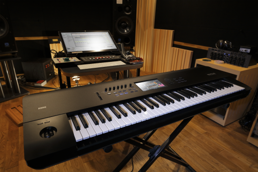 Korg Nautilus 61 Synthesizer